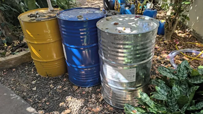 Vendo tambor metálico de 200 litros