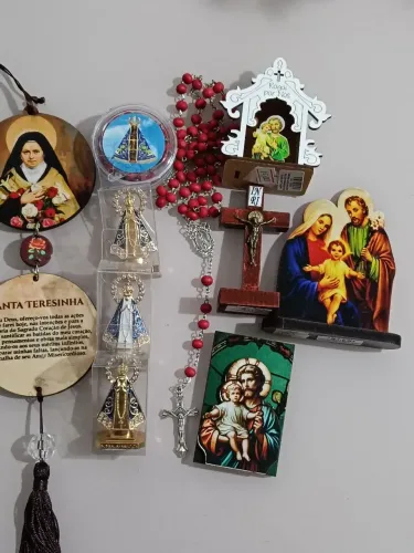 Imagens Nossa Senhora Aparecida, São José, Santa Terezinha, Sagrada Família, Cruz Sagra.