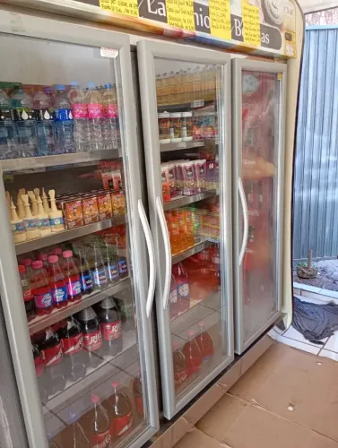 Vendo freezer 3 portas auto serviço
