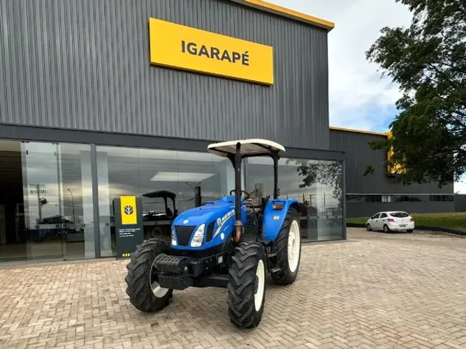 TRATOR - MARCA NEW HOLLAND - MODELO TT4.75 - 4x4