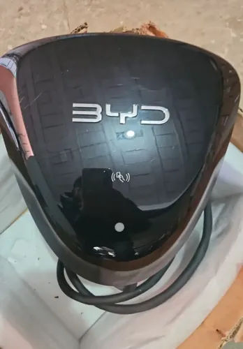 Carregador original Byd semi novo