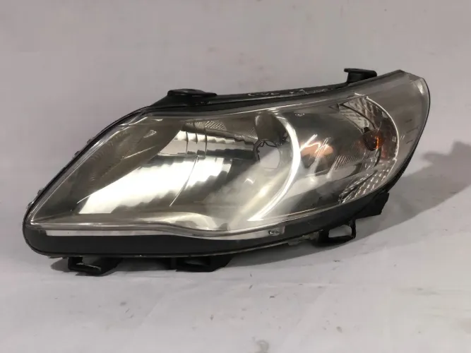 Farol esquerdo Volkswagen Gol G5, Voyage G5 e Saveiro G5 