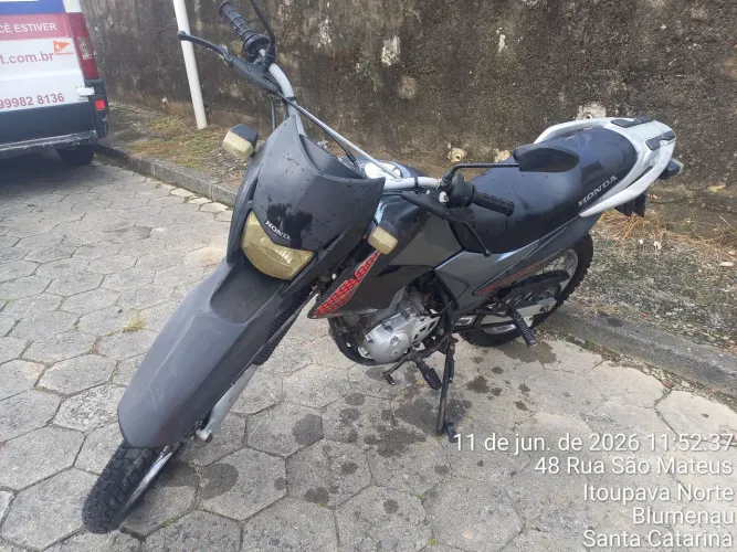 Vende-se ou troca-se por carro
