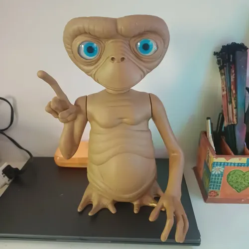 Boneco Et