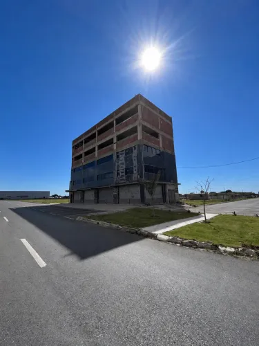 SALAS E LOJAS COMERCIAIS PARA LOCAÇÃO ? CENTRO URBANO DE SAMAMBAIA