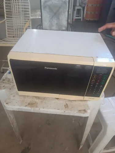 Vendo microondas 224 litros funcionando bem