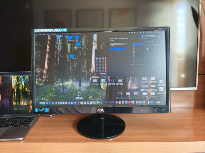 Monitor AOC 22 polegadas Full HD LED - HDMI, VGA e DVI - Funcionando