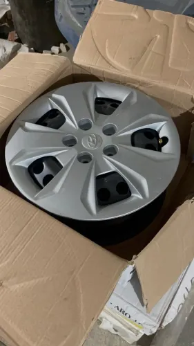 Rodas com calotas completas Creta 2021