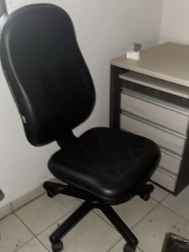 Cadeira Presidente Giratória Preta sem Braço ? R$ 300 | Campo Grande/MS