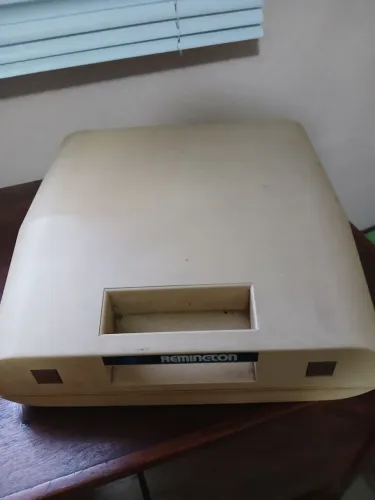 Quer escrever uma carta, sua Maquina de escrever Remington esta aqui