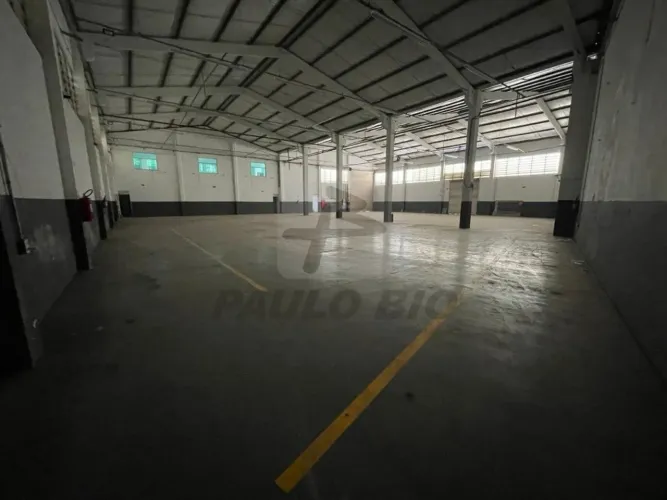 Galpão Industrial para alugar no bairro Sertãozinho em Mauá - SP.