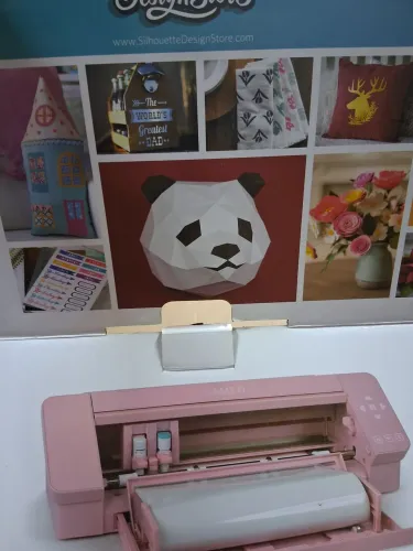 Maquina para topos, adesivos e personalizados em geral.