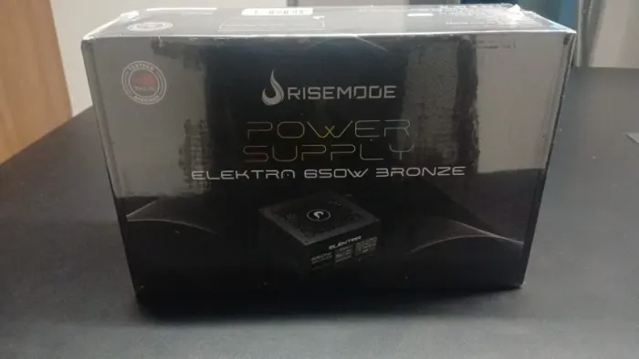 Fonte Rise Mode 650w 80 plus bronze, nova lacrada na caixa , 3 anos de garantia.