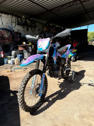 XR 200 para trilha.