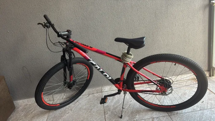 Bike caloi , bem conservada 