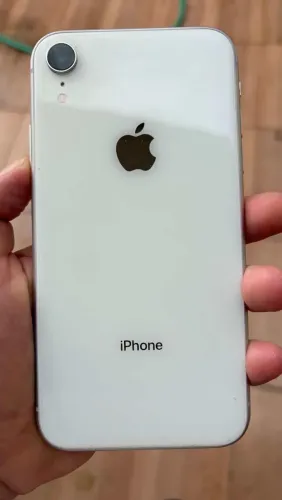 iPhone XR semi novo