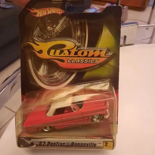 Hot Wheels Custom Classics Pontiac Bonneville série 1
