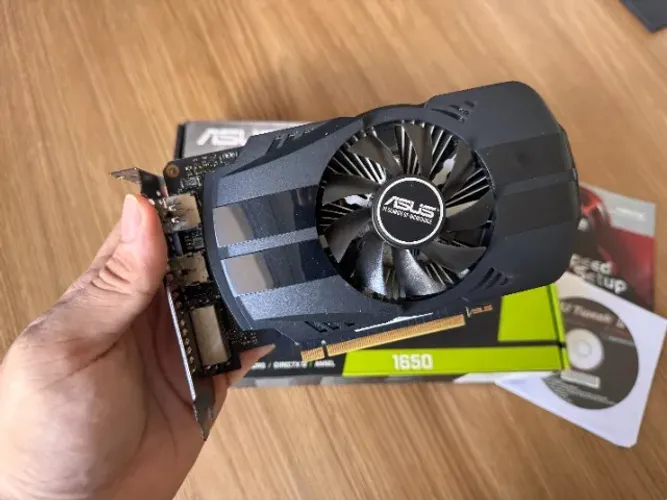 Placa de Video ASUS Phoenix GTX 1650 4GB GDDR5
