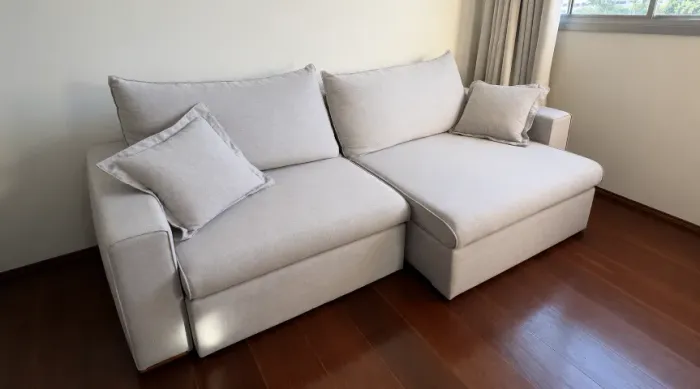 Sofá retrátil quatro lugares