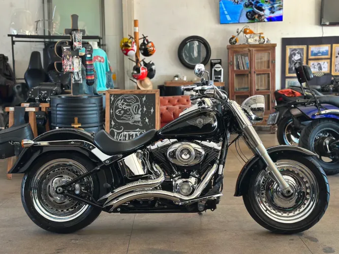 Harley-Davidson Fat Boy (FLSTF) 2015 LEIA A DESCRIÇÃO!