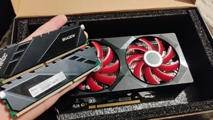 Placa de video e memórias ram