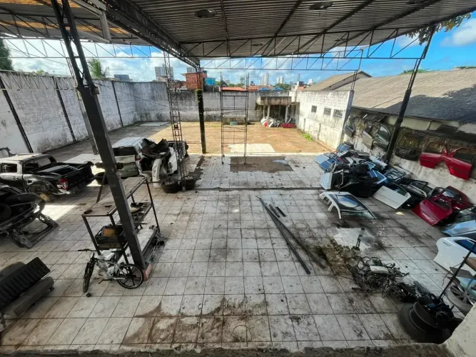 ALUGO ÓTIMO GALPÃO COM 1486 m² NA AVENIDA CAXANGÁ BAIRRO DO CORDEIRO / RECIFE