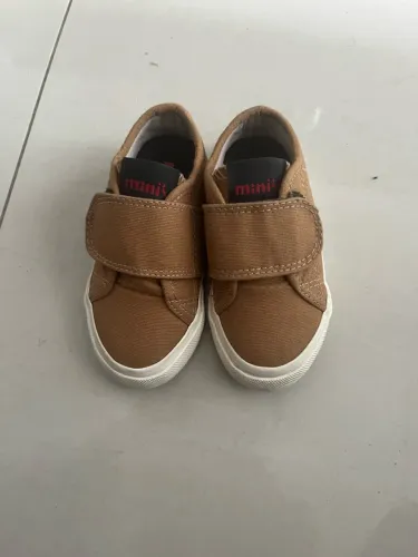 Tênis reserva mini tamanho19/20