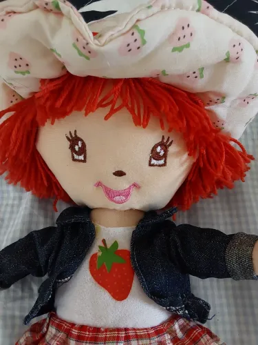 Boneca Strawberry Shortcake Bandai (moranguinho).