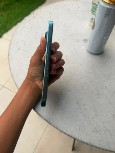 Tenho um 16 normal, na cor verde, 128gb, 100 bateria