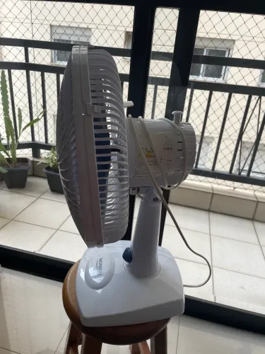 Ventilador de mesa seminovo