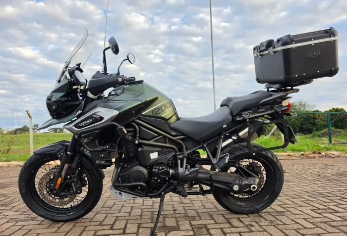 Oportunidade: Tiger 1200 XCX, ano 2020, apenas com 24.000 km, cor verde