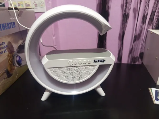 Caixa de som Bluetooth e luminária