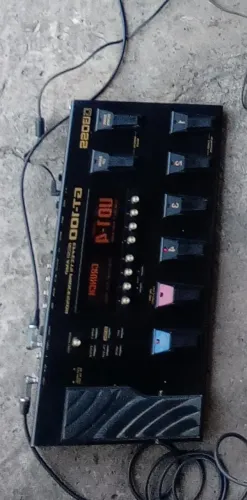 Pedaleira Boss GT-100