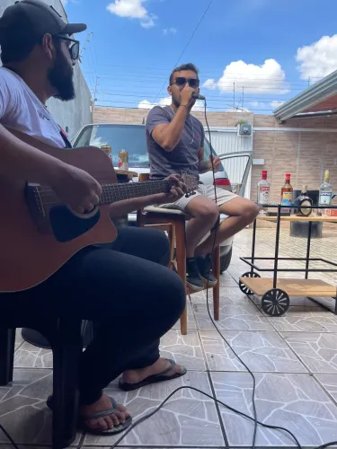 Cantor sertanejo 