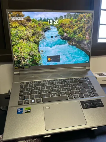 Acer Predator Triton 300 SE