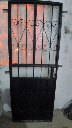 Porta de ferro 