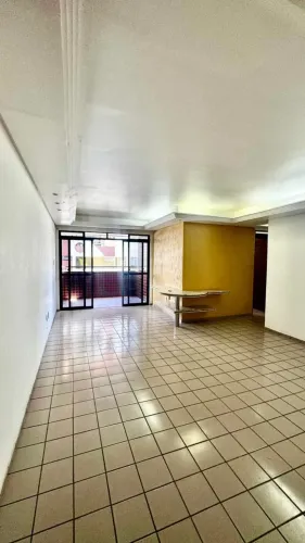 Excelente Apartamento de 03 quartos, sendo 01 suite, 02 vagas de garagem, Bem Próximo a Pr