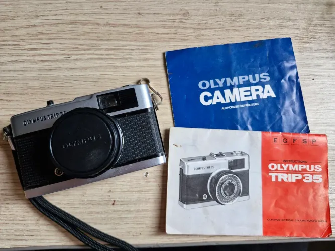 Câmera Olympus Trip 35 de primeiro dono com instrução e distribuidores da época