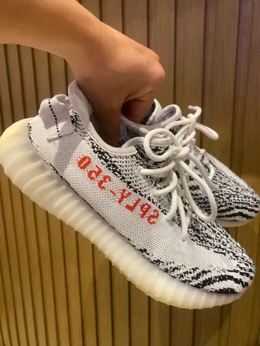 Tênis Adidas Yeezy boost 350