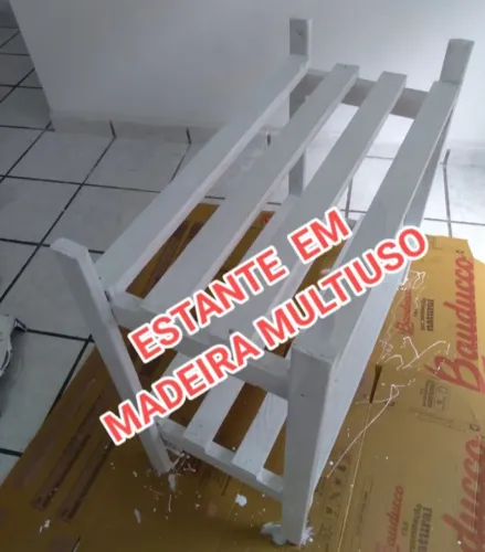 Estante nova em madeira