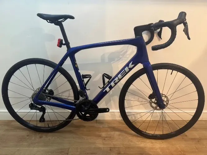 Bicicleta Trek Domane SL6 - Tamanho 58 - Shimano 105 Di2 - 12v - Azul
