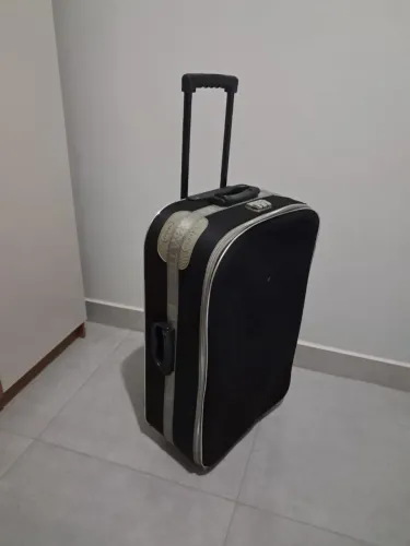 Vendo mala de viagem grande/entrego 