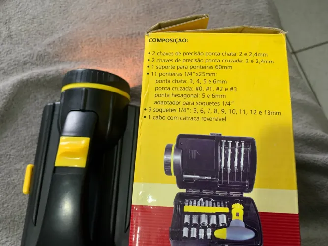 Kit Lanterna com Ferramentas Tramontina de 26 peças (código 43750/000)
