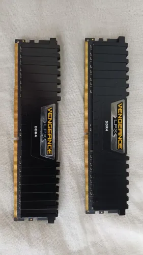 Memória DDR4 Corsair Vengeance