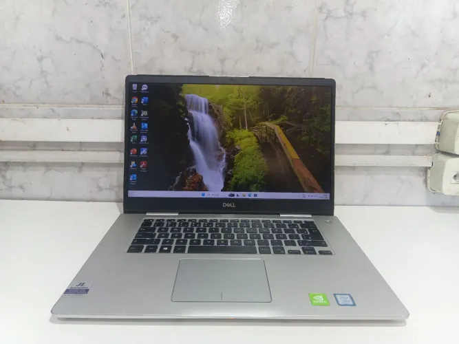 Notebook core i7-8565