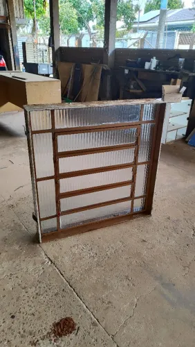 Janela 1.00x1.00 com vidros