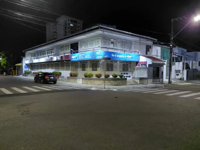 Ponto comercial com salas amplas para ESCRITÓRIO