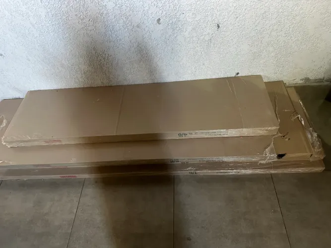 Guarda roupas de casal na caixa ainda
