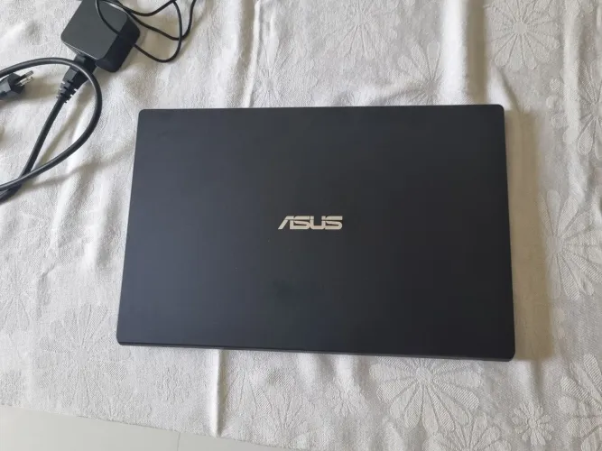 Notebook ASUS Vivobook 15 Intel Celeron Dual Core 4GB RAM 128GB SSD Tela 15,6 NOVO SEM USO