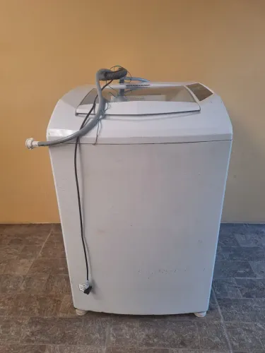 Lavadora de roupas Brastemp 8 kg.